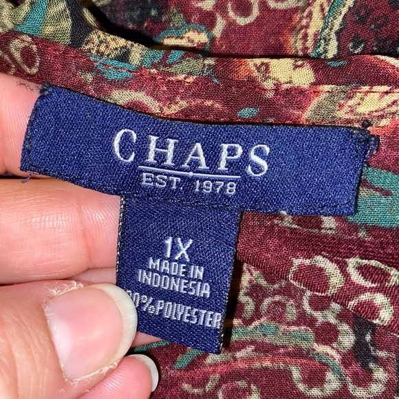 🍂CHAPS Ruffled Hidden Button Down Top🍂 - Picture 4 of 6